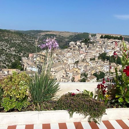 Super Giu - Rooftop Skyline Ragusa Luaran gambar