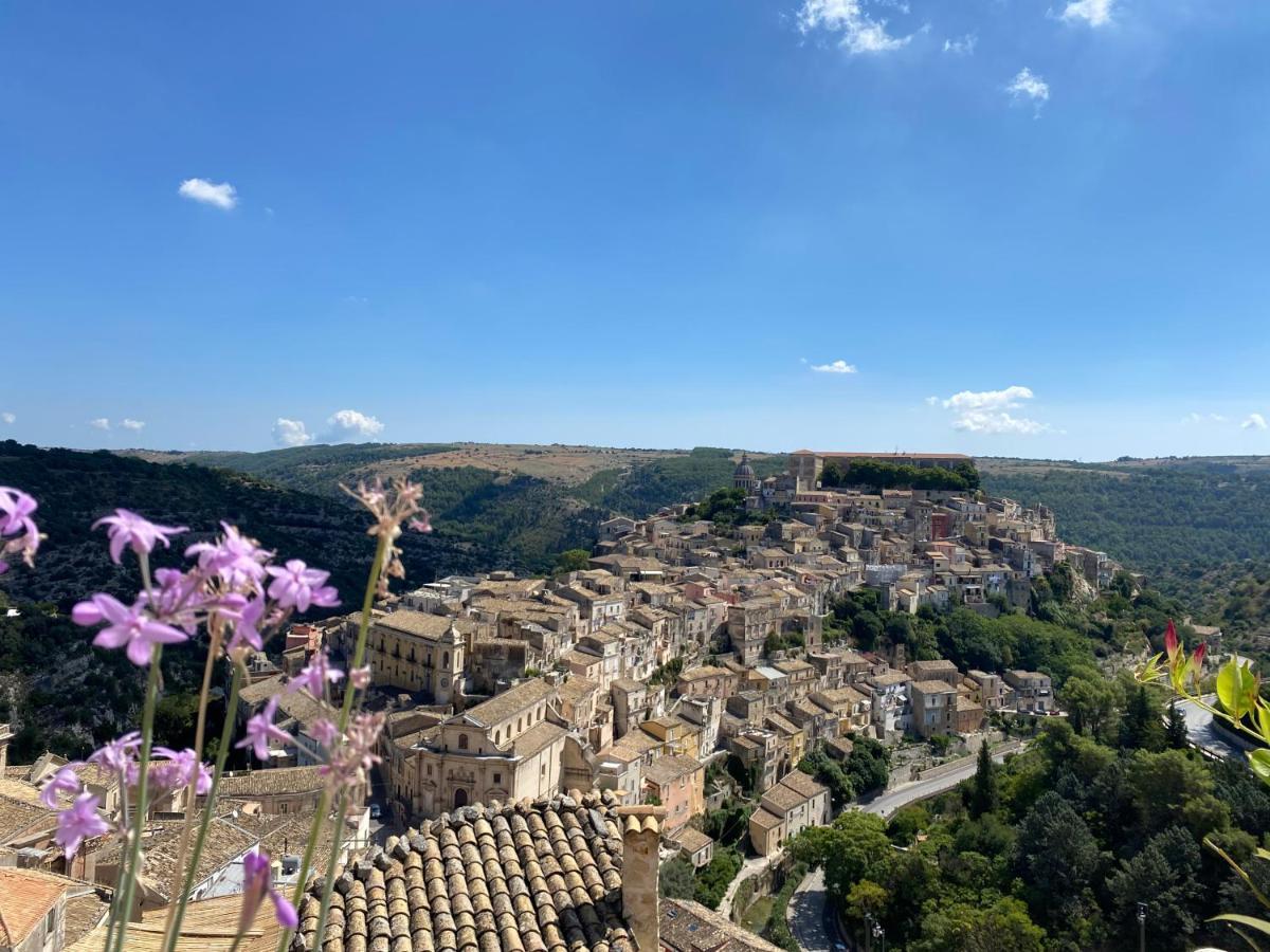Super Giu - Rooftop Skyline Ragusa Luaran gambar