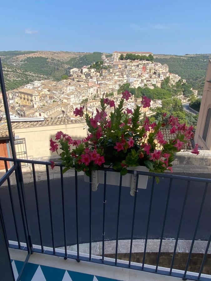Super Giu - Rooftop Skyline Ragusa Luaran gambar